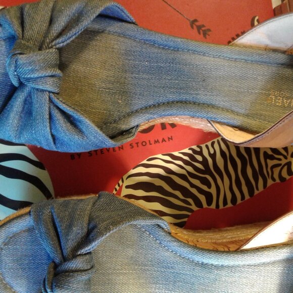 Michael Kor Wedge Demin Shoes - Picture 3 of 7